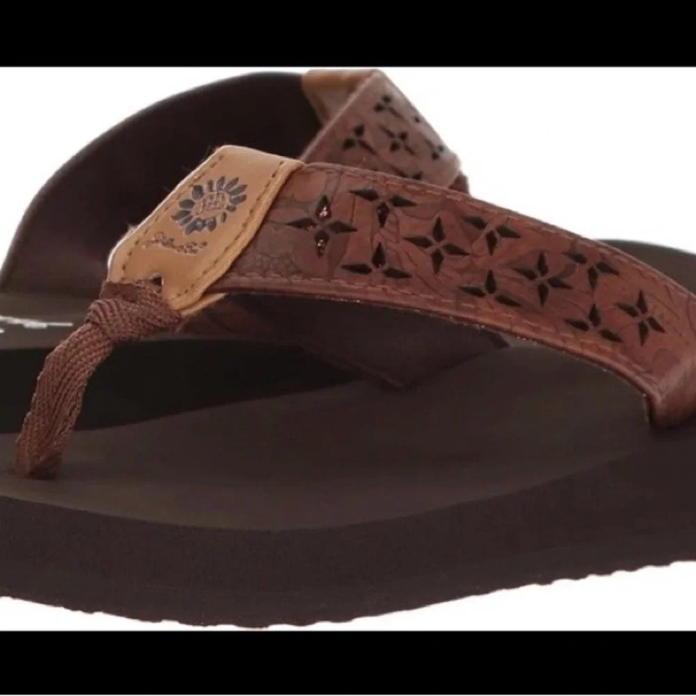 Yellow Box women’s Benji Wedge Black and Brown Sandals size 8M - Picture 5 of 5